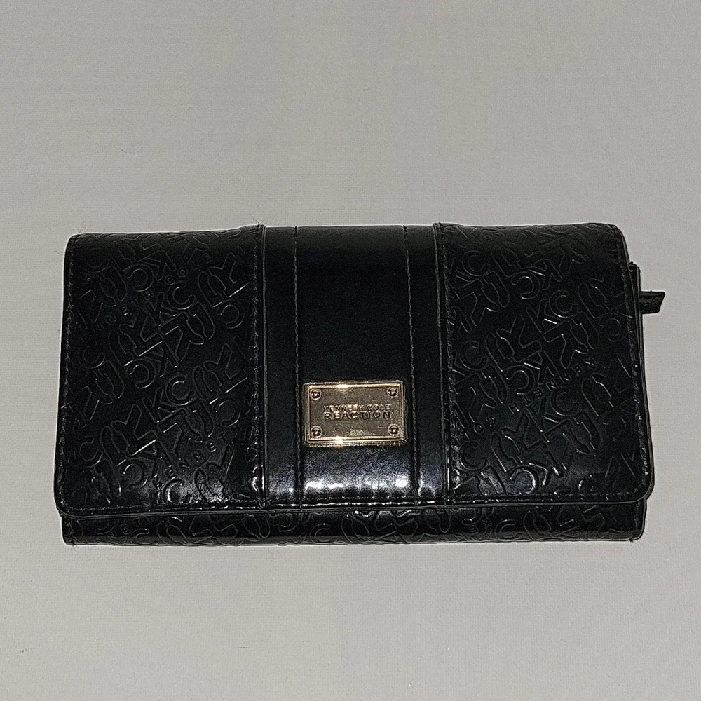 Kenneth Cole Reaction wallet